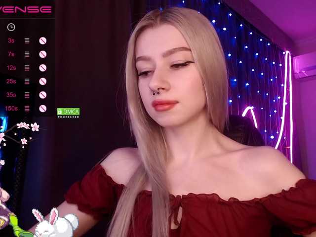 Live sex webcam photo for Annelitt #287948069