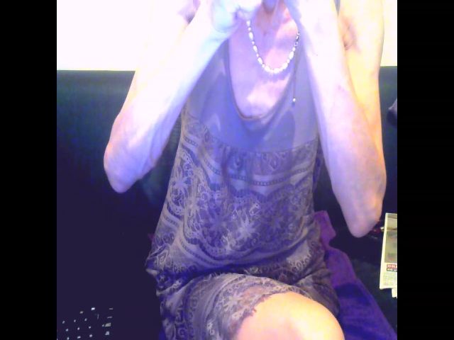 Live sex webcam photo for Sexygeny #252906916