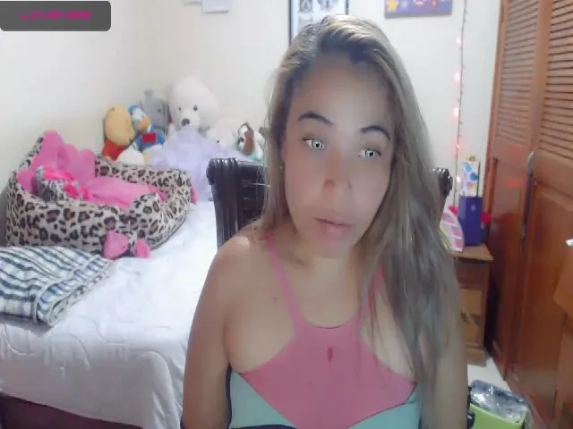 Live sex webcam photo for Meganhill_ #265247120