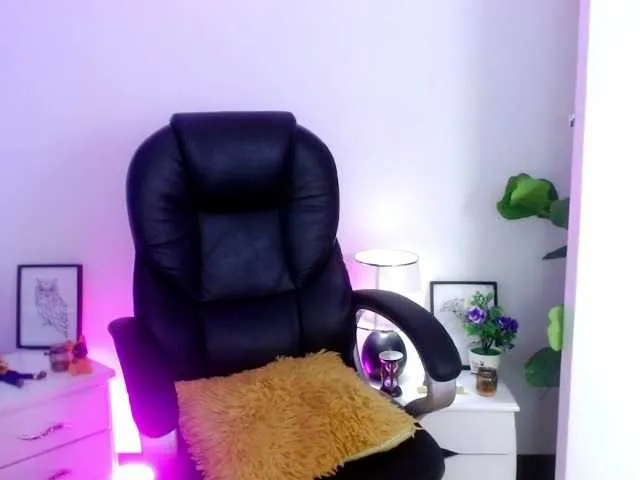 Live sex webcam photo for Catalina-Rose #248361338