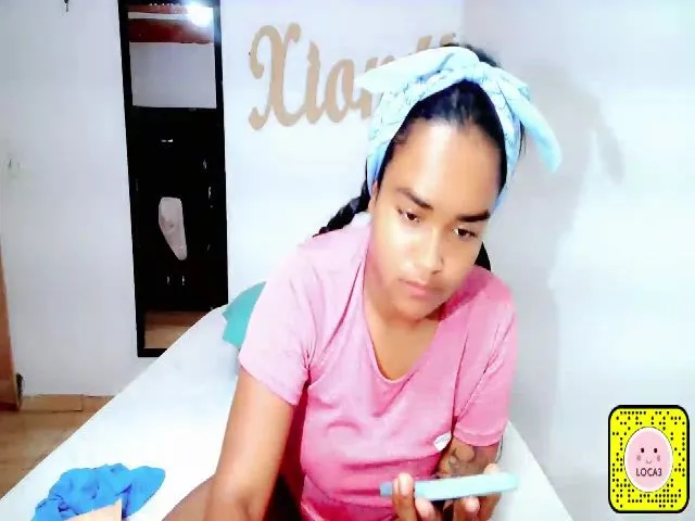 Live sex webcam photo for xxiomy_ #260074288