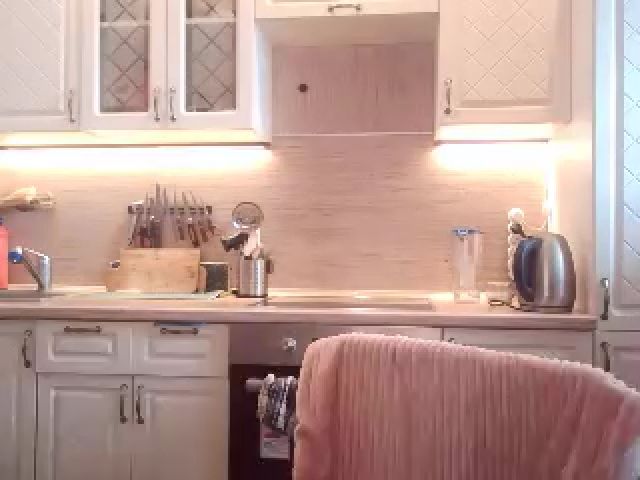 Live sex webcam photo for JaneGrey111 #256199454