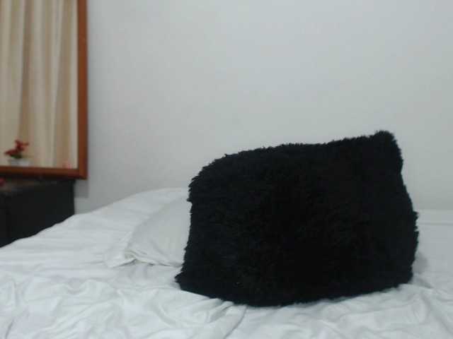 Live sex webcam photo for ThamaraFranc #241319331