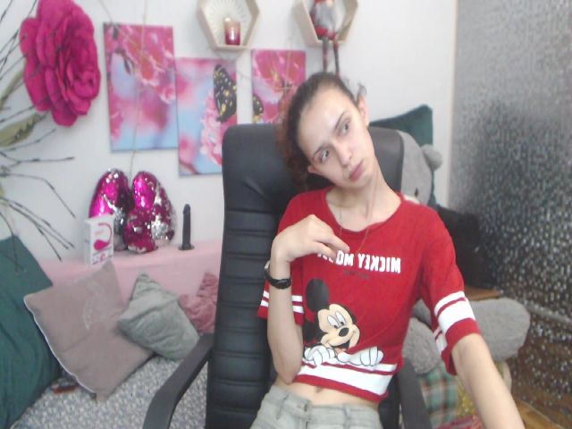 Live sex webcam photo for IrisNichols #252663026