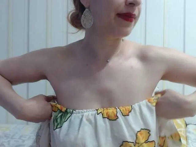 Live sex webcam photo for Alida-2 #250456653