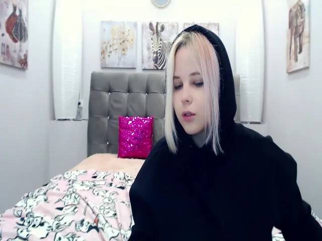 Live sex webcam photo for Helokit #259142791