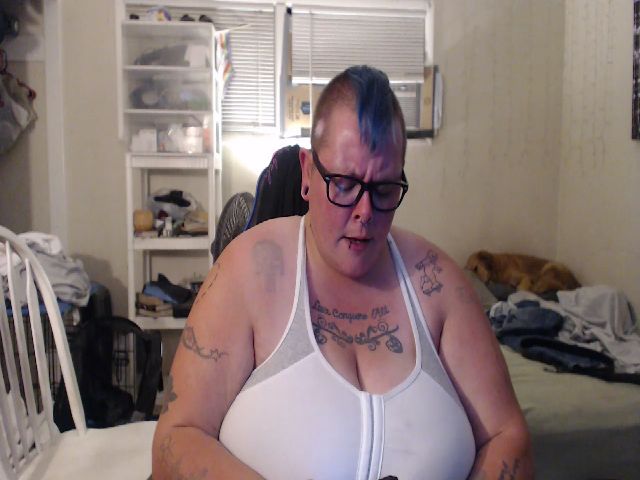 Live sex webcam photo for PunkChick420 #260500564