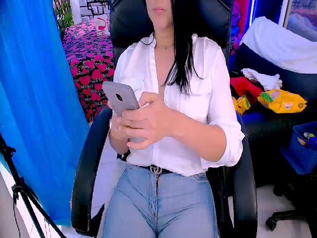 Live sex webcam photo for Sashabreck #287860097