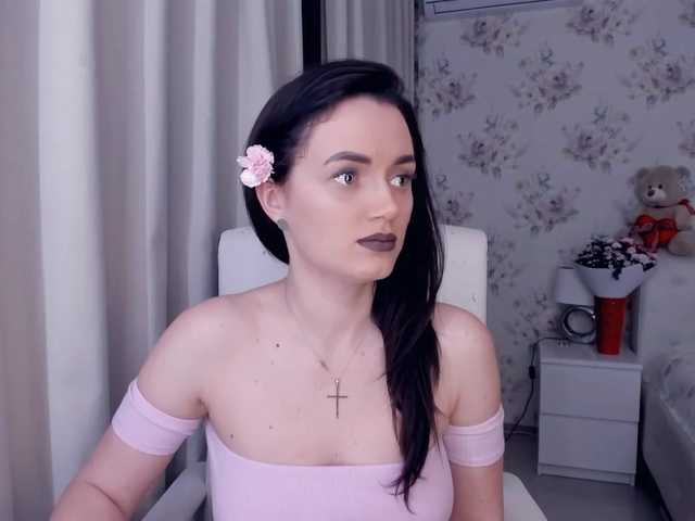 Live sex webcam photo for jessykm123 #241221857