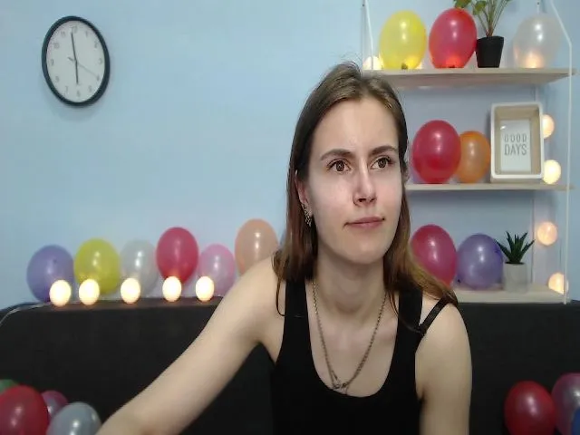 Live sex webcam photo for MollyTravis #252971721