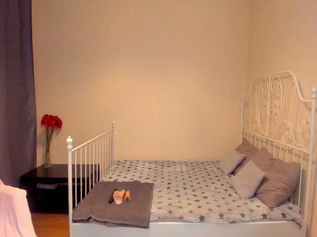 Live sex webcam photo for A11yson #254259360