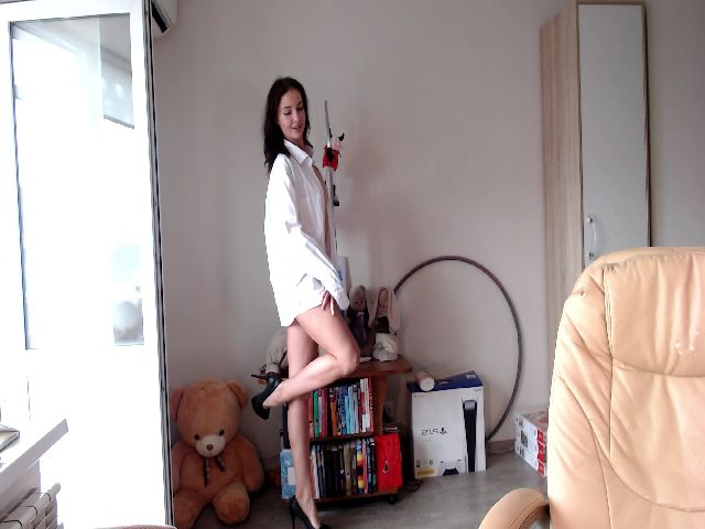 Live sex webcam photo for HoneyIAmHome #261906069