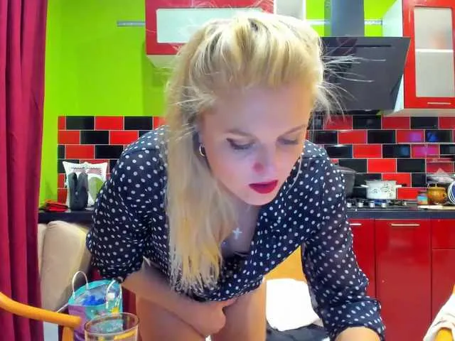 Live sex webcam photo for karolina1908 #241011228