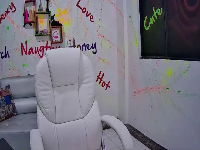 Live sex webcam photo for karla_sluttyx #261816108