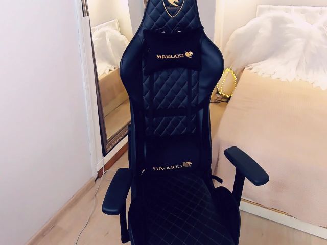 Live sex webcam photo for ArielAniston #262706881