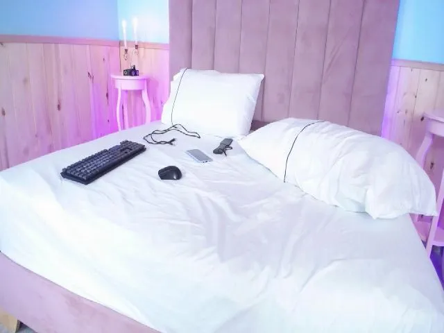 Live sex webcam photo for HardorDie #258238843