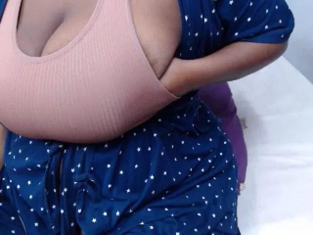 Live sex webcam photo for VioletcageZA #259874484