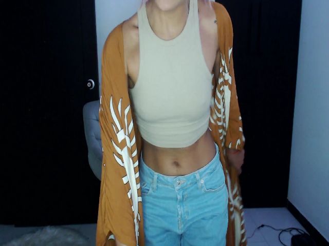 Live sex webcam photo for Laurasofiaa_ #262858995