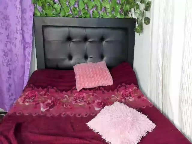 Live sex webcam photo for Holly_rosee #259725150