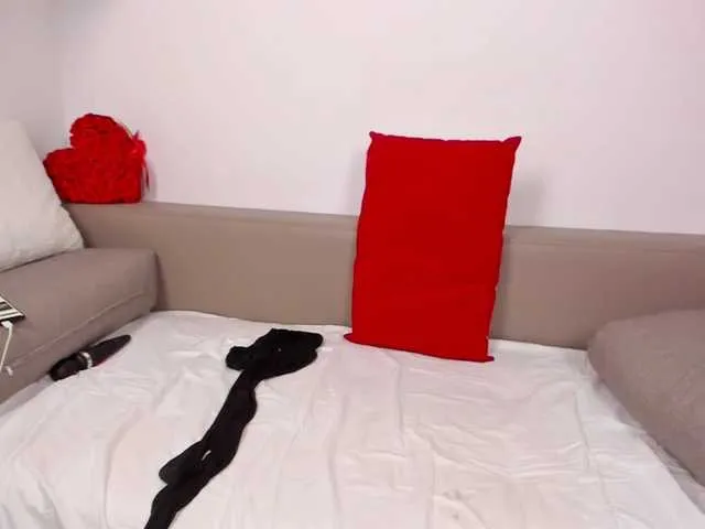 Live sex webcam photo for HOTbrunette69 #241056119