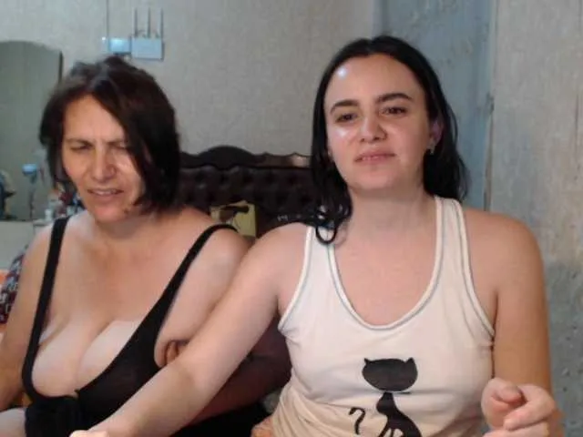 Live sex webcam photo for Katernia48 #249654728