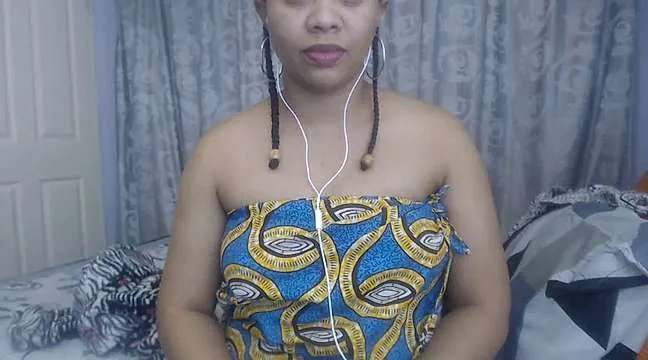 Live sex webcam photo for Latoya-1616 #245062524