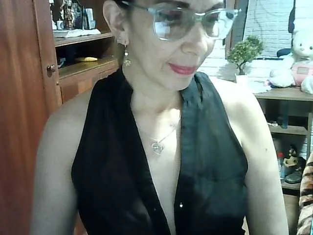 Live sex webcam photo for latinasexxy #253685237