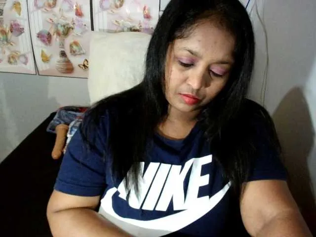 Live sex webcam photo for Indiantasha #287986116