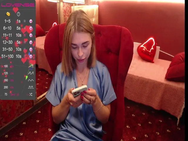 Live sex webcam photo for MeowGirll #256737583