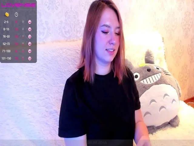 Live sex webcam photo for MoaningLisa_ #255359346