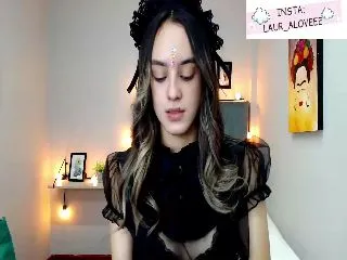 Live sex webcam photo for Laura_Lovee_ #251969324