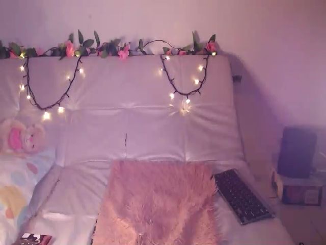 Live sex webcam photo for Perlamoon #254304234