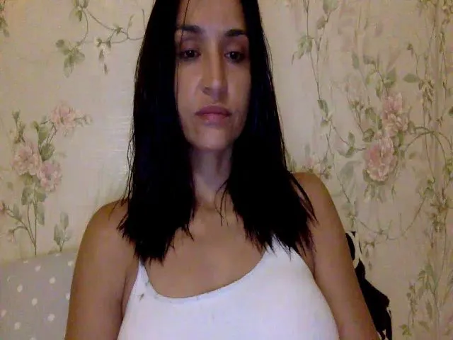 Live sex webcam photo for JolyBoss #258282082