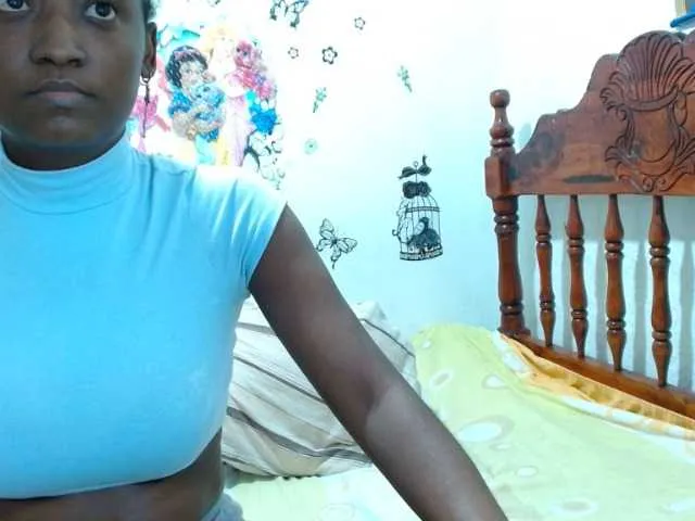 Live sex webcam photo for AndreaTuve #254562051