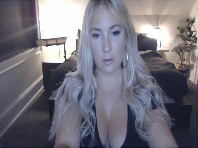 Live sex webcam photo for GoddessScarx #262435161