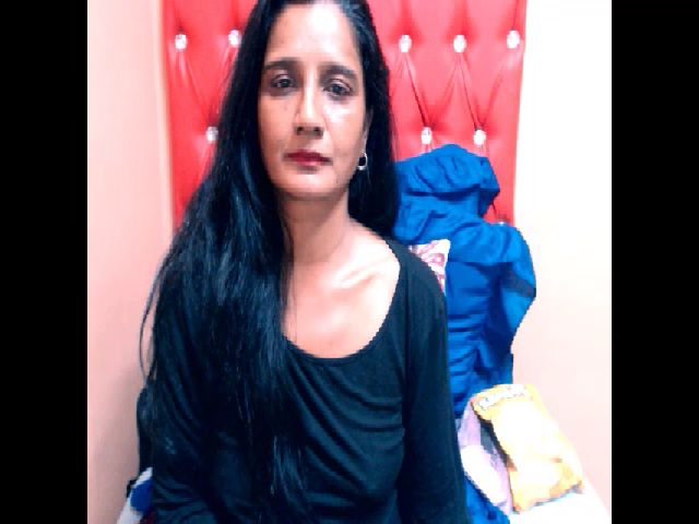 Live sex webcam photo for INDIANCANDY69 #265203516