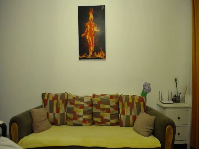 Live sex webcam photo for Ellyaa #264469627