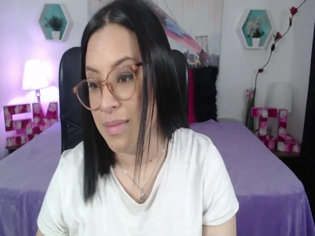 Live sex webcam photo for Sexualmilena #260057478
