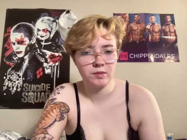 Live sex webcam photo for CandyBurger21 #242033689