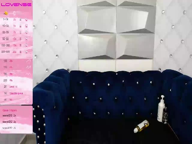 Live sex webcam photo for Slutty_Milf_ #253412291