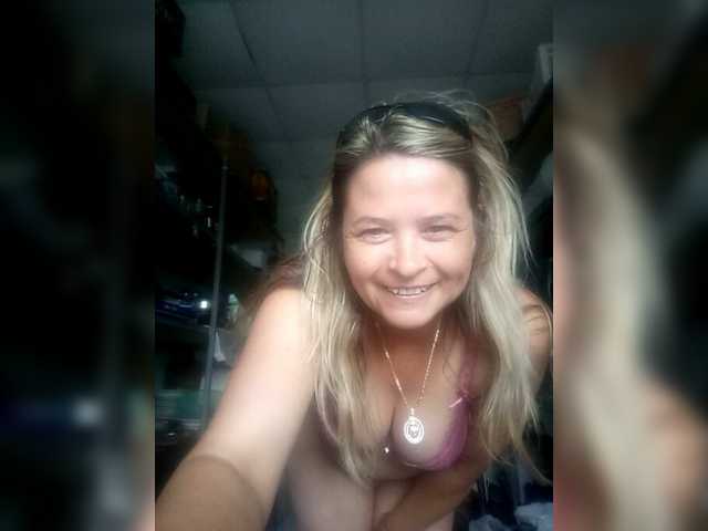 Live sex webcam photo for -Raven40- #265504865