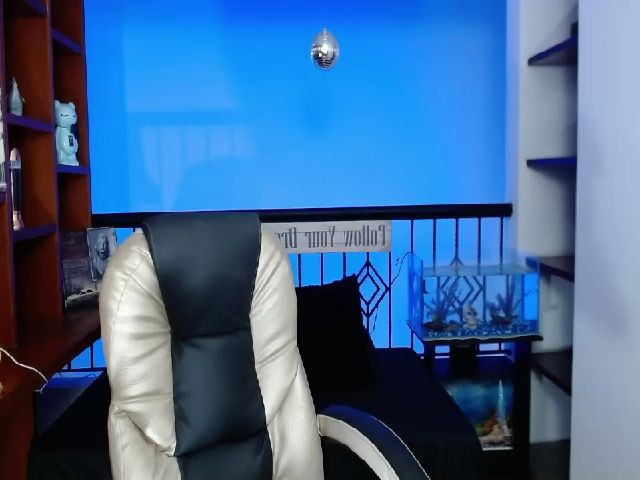 Live sex webcam photo for Yeli_Amber #253645951