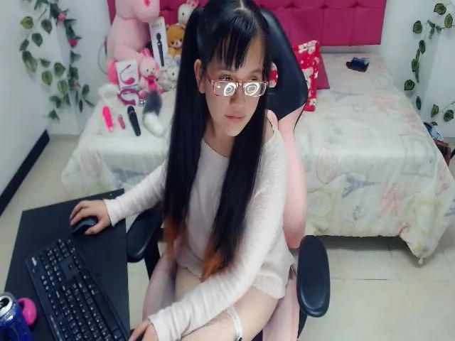 Live sex webcam photo for Pink_queenn #255047316