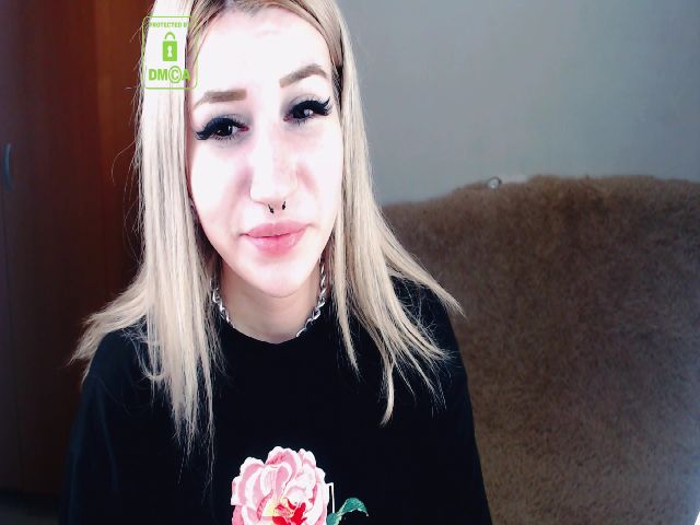 Live sex webcam photo for Alison_Moonli #253231524