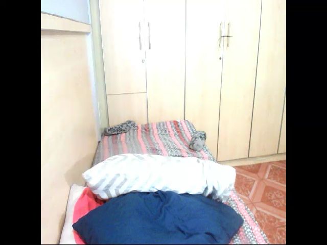 Live sex webcam photo for Indiandiva96 #257625059