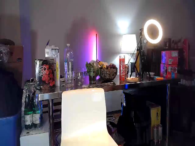 Live sex webcam photo for Strawberrrri1 #254045434