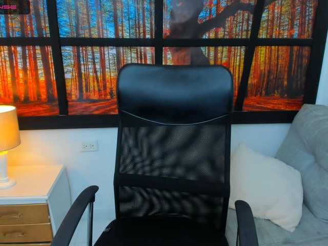 Live sex webcam photo for ScarleetLiz #241244649