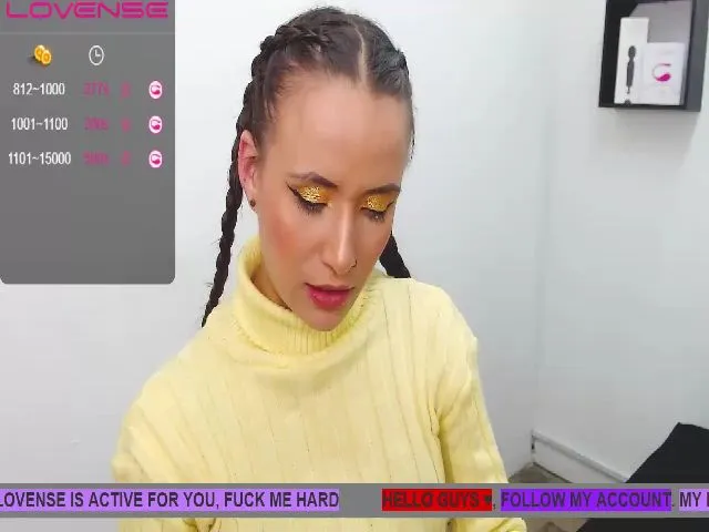 Live sex webcam photo for Avaa22_ #254612557