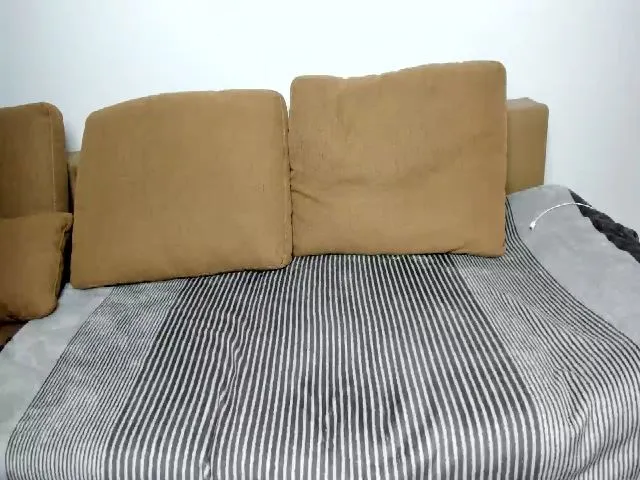 Live sex webcam photo for Jessy4Lovex #258250211