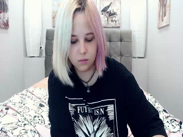 Live sex webcam photo for Helokit #255562074